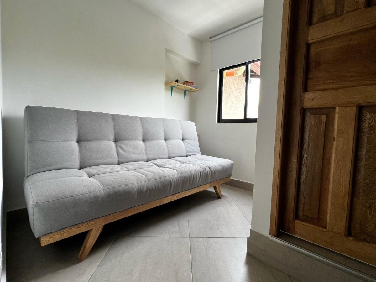 Casa Hotel Los Laureles Medellin Bagian luar foto